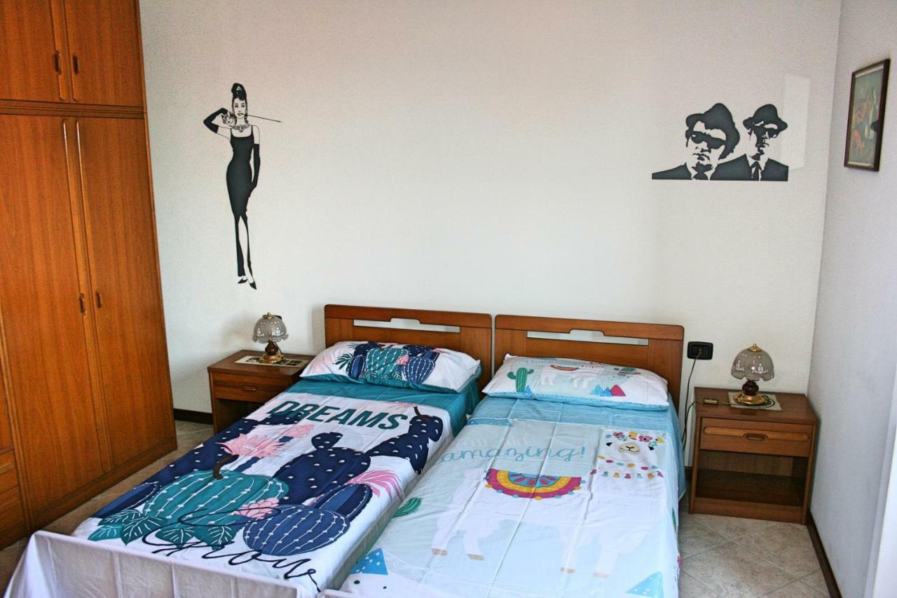 Casa Vacanze Stella แวร์บาเนีย ภายนอก รูปภาพ
